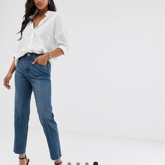 ASOS DESIGN mom jeans in dark blue. Size W26 L32. - Picture 4 of 9